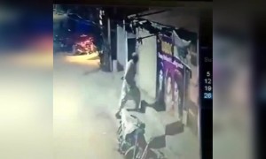 ഇങ്ങനെ ഓരോ ഞരമ്പന്മാർ