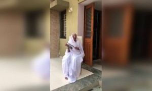 ജനതാ കർഫ്യൂ; മോദിയുടെ അമ്മ