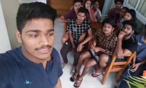 കുടുങ്ങി കിടക്കുന്ന മലയാളികൾ