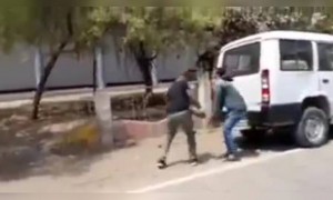 മാന്യനായ പോലീസുകാരൻ, മാറ്റി നിർത്തി അടി കൊടുത്തു..