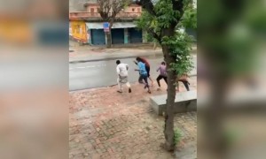 പറഞ്ഞാൽ കേൾക്കാത്തവന്മാർക്ക് ചെറിയ ഒരു പണി, വീട്ടിൽ ഇരിക്കുക