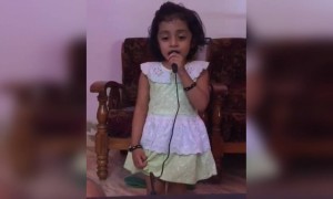 ഒരു പാട്ടുകാരി ഇറങ്ങിയിട്ടുണ്ട്