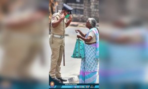 ലോക്ക് ഡൗൺ :കേരള പോലീസ് ഇങ്ങനെയൊക്കയാണ്