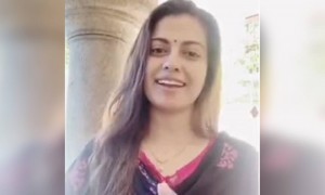 ഐക്യ ദീപം തെളിയിക്കാൻ അനുശ്രീയും !