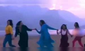 മ്യൂസിക് ഇല്ലാതെ ഒരു പാട്ട് കേൾക്കാം !