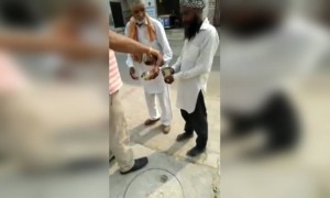 ഇവിടെ മദ്യം ഫ്രീയായിട്ട് കിട്ടുമെന്ന് കേട്ടു !