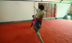 കുട്ടി കളരിയാണെന്ന് തോന്നുന്നു !.