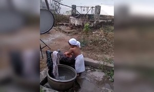 ഇന്ന് എല്ലാം എടുത്ത് അലക്കുമെന്നാ തോന്നുന്നത് !