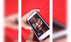 സണ്ണി ചേച്ചി ഇഷ്ടം !!