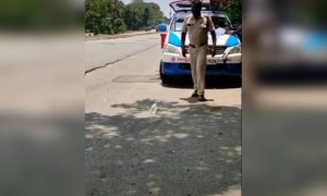 കാക്കിക്കുള്ളിലെ ഫുട്ബോൾ കളിക്കാരൻ !