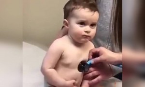 അയ്യോടാ കൊച്ച് ഉറങ്ങി !