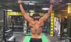 നടൻ ആര്യയുടെ കിടിലൻ ലുക്ക് !