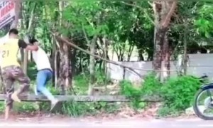 അയ്യോ പോലീസ് വിട്ടോടാ !!!