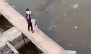 ഇവൻ ആരെടാ !