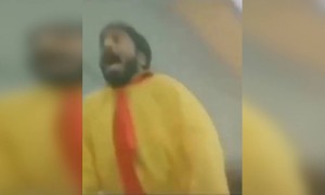 അയ്യോ ഇവൻ ഭ്രാന്തനല്ലേ !.