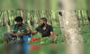 സാനിറ്റൈസര് കന്നാസിലോ ?.. നീയിങ്ങു വന്നേ !!