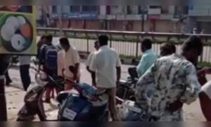 ബെംഗളൂരിവിൽ മദ്യശാലകൾ തുറന്നതിനെ തുടർന്ന് വൻ ജനത്തിരക്ക്