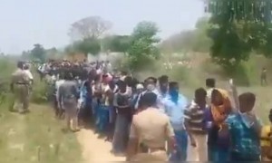 അന്യസംസ്ഥാനങ്ങളിൽ മദ്യം വാങ്ങാൻ നീണ്ട ക്യൂ !