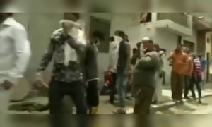 എന്ത് വാങ്ങാനുള്ള ക്യൂ ആണെന്ന് മനസ്സിലായല്ലോ !!