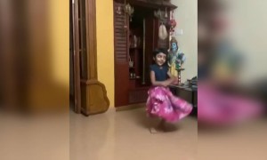 നെഞ്ചോക്കെ മടക്കും ലാലേട്ടൻ !