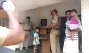 ദുരിതാശ്വാസ നിധിയിൽ പണം നൽകിയ മിടുക്കന് സമ്മാനം !