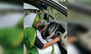 അങ്ങോട്ട് തിരിക്ക് !