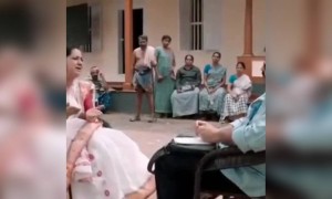 കല്പ്പന ചേച്ചി, എന്തടി കിടന്ന് ചിരിക്കണത് !