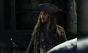 തട്ടത്തിൻ മറയത്തെ കടൽ കൊള്ളക്കാരൻ !