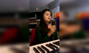 മനോഹമരമായിട്ട് പാടി...!