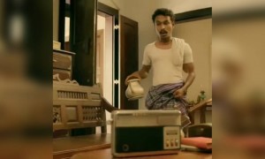 ദാഹജലം കൊടുത്തപ്പോ പാട്ട് നിന്നു