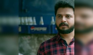 അത്ര ചേർച്ചയില്ല ഷർട്ട് !