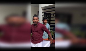 കളിക്കല്ലേട മോനെ ..