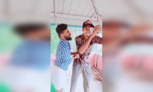 കാക്കേടെ കുളിസീൻ കാണുവാ