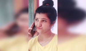 നിങ്ങളാരാ..